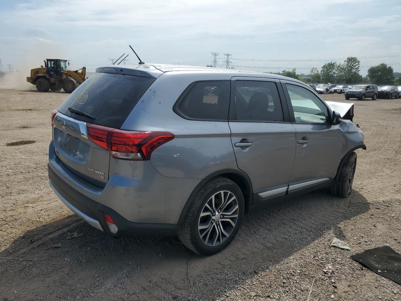 MITSUBISHI OUTLANDER SE
