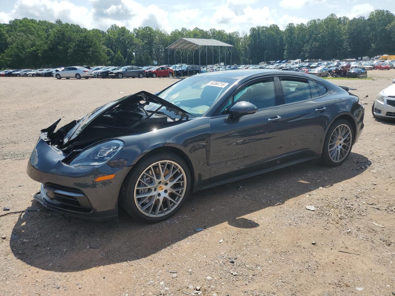 PORSCHE PANAMERA 4