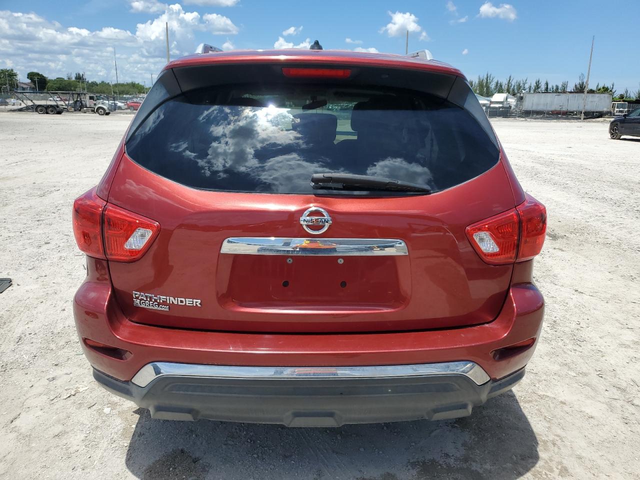 Nissan Pathfinder 2017