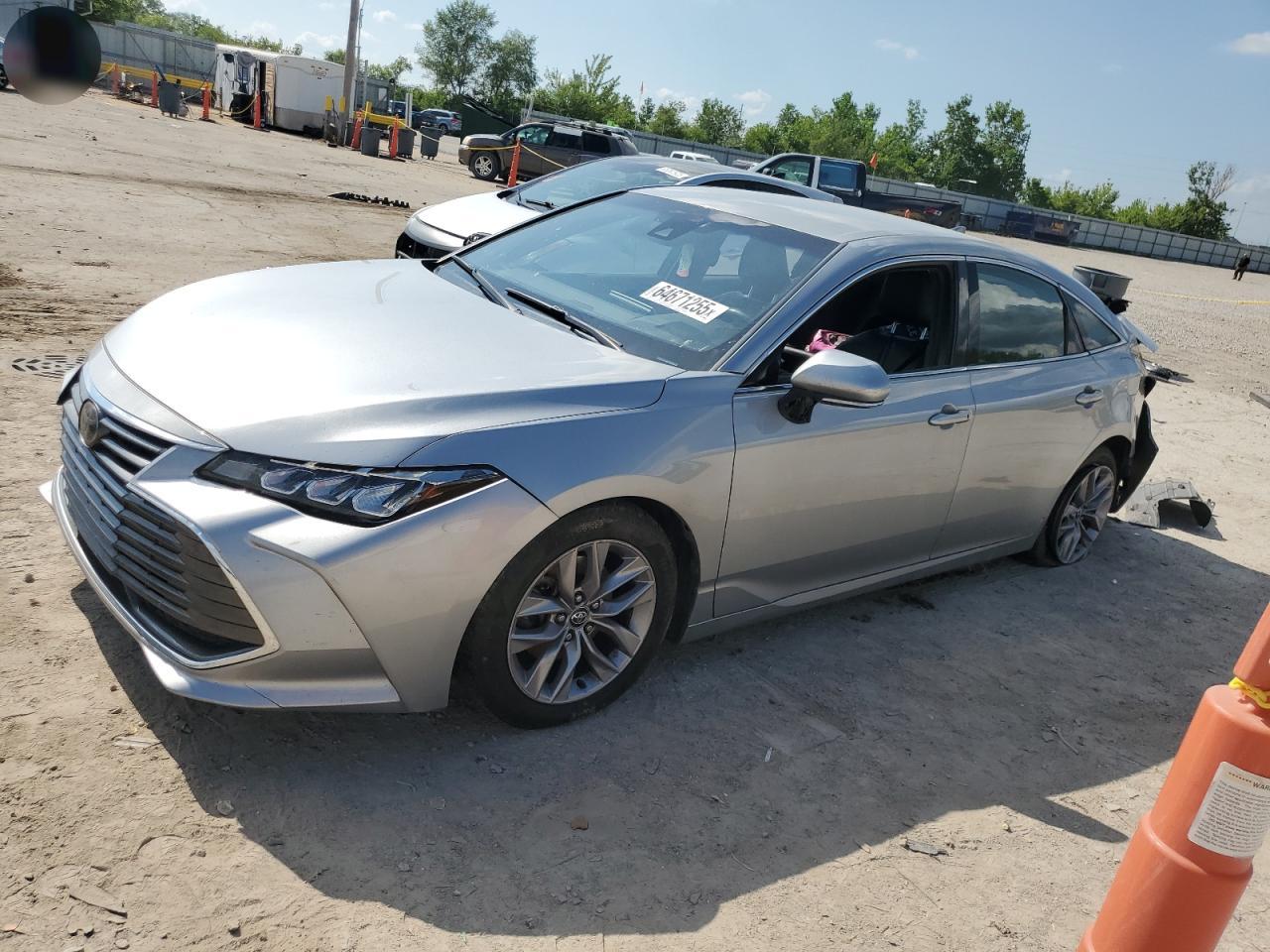 TOYOTA AVALON XLE