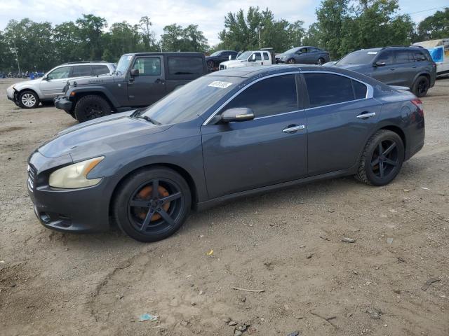 NISSAN MAXIMA S