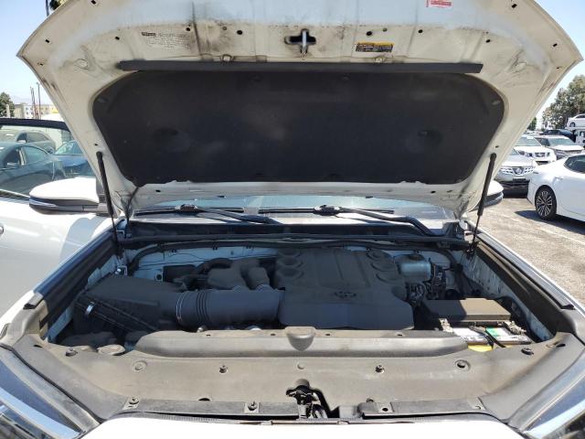 2018 TOYOTA 4RUNNER SR JTEBU5JR8J5588155