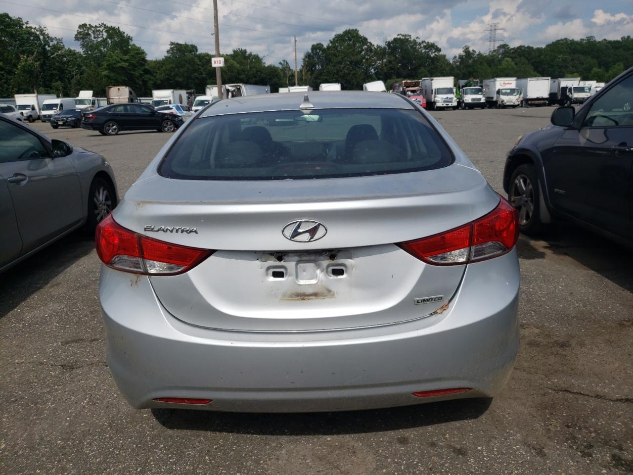 Hyundai Elantra gl 2013