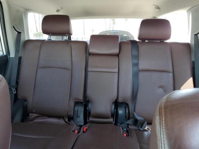 2018 TOYOTA 4RUNNER SR JTEBU5JR8J5588155