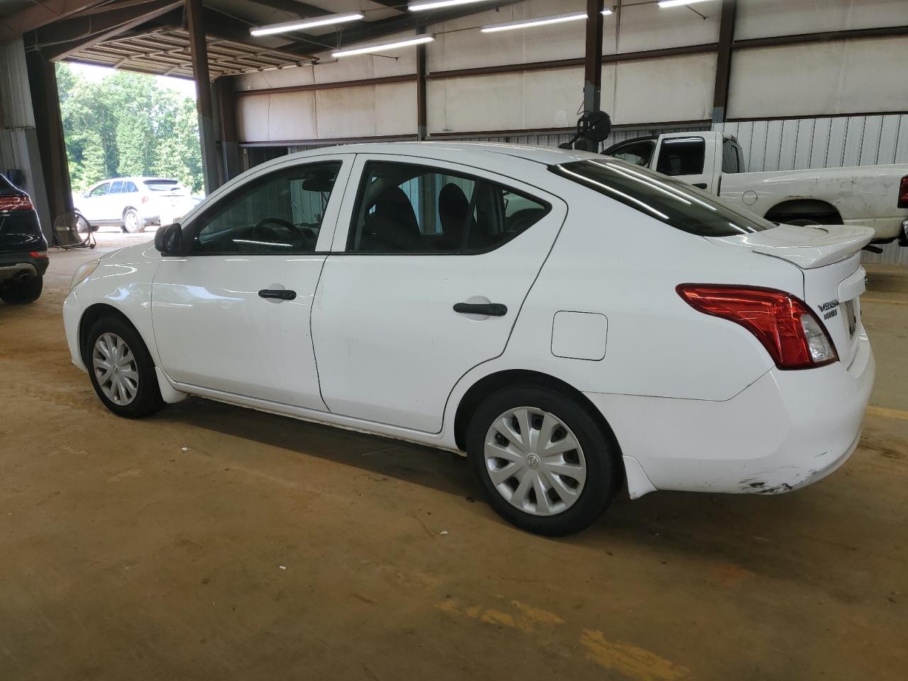 NISSAN VERSA S