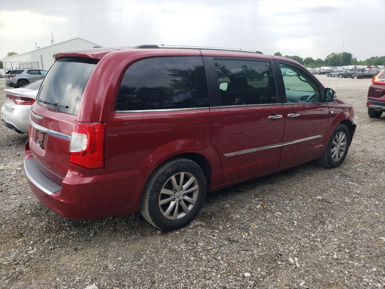 CHRYSLER TOWN & COUNTRY TOURING L