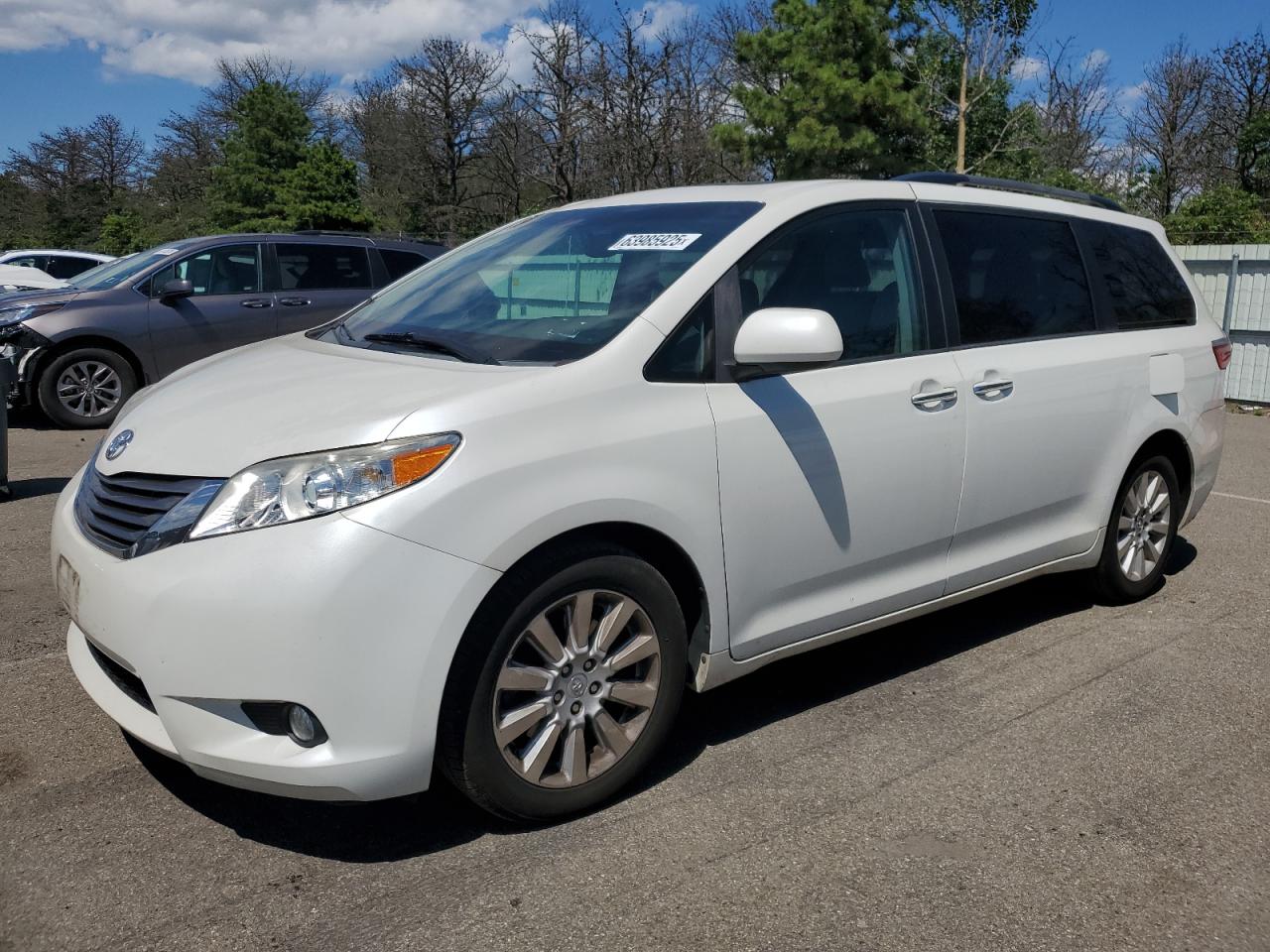 TOYOTA SIENNA XLE