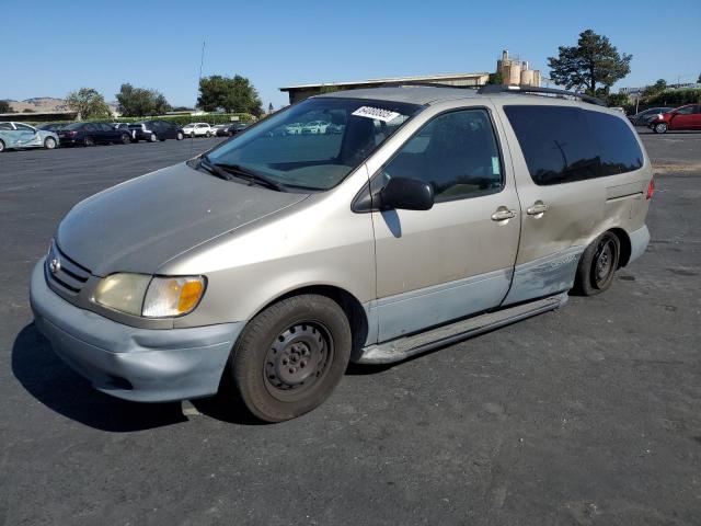 TOYOTA SIENNA LE