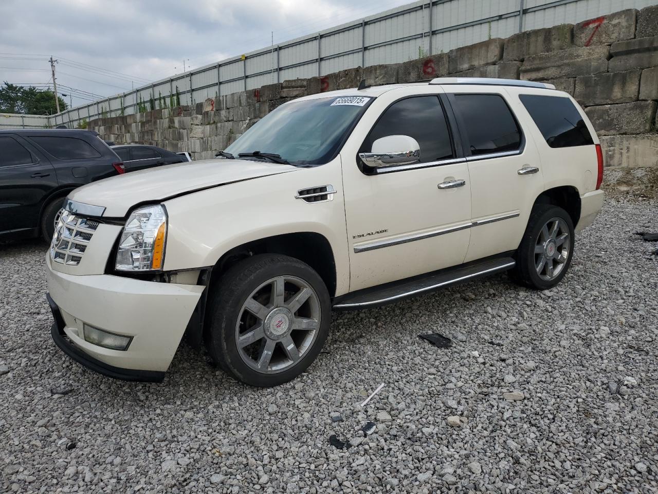 CADILLAC ESCALADE LUXURY