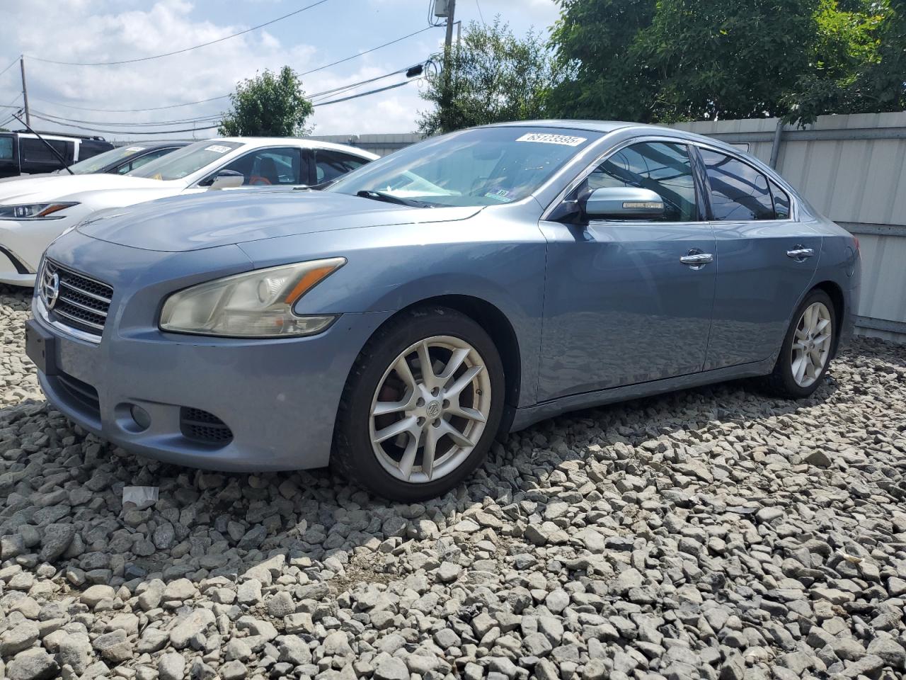NISSAN MAXIMA S