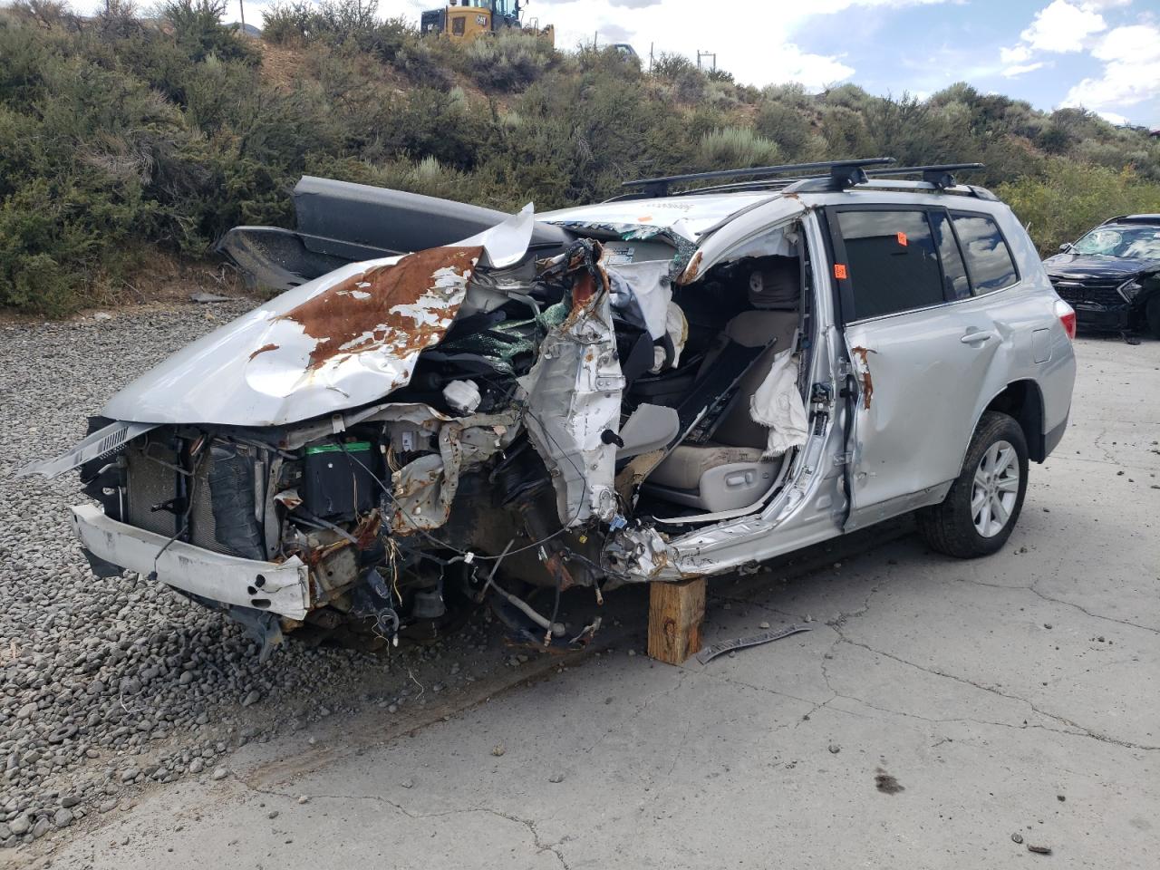 TOYOTA HIGHLANDER BASE