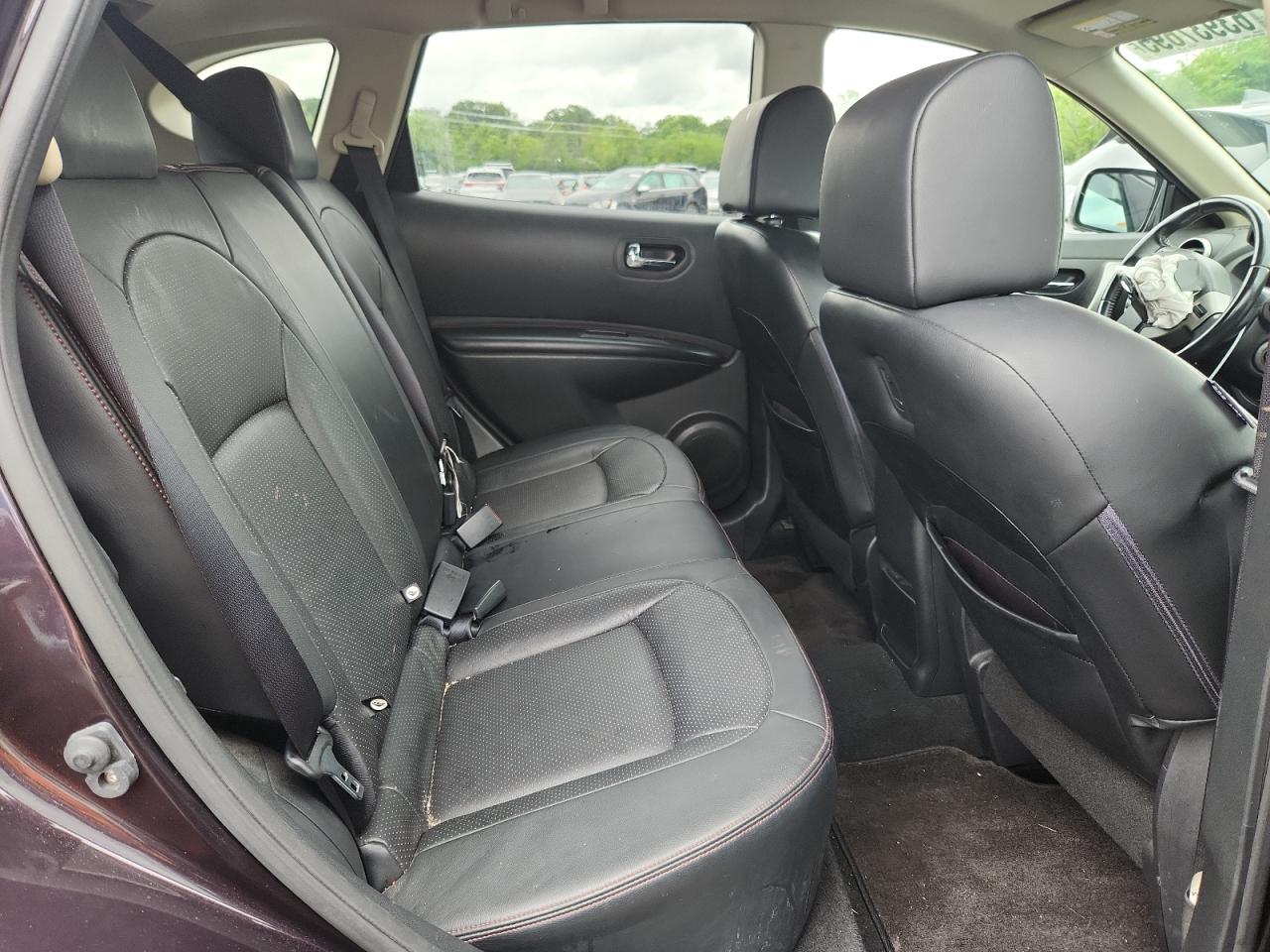 Nissan Rogue s 2013