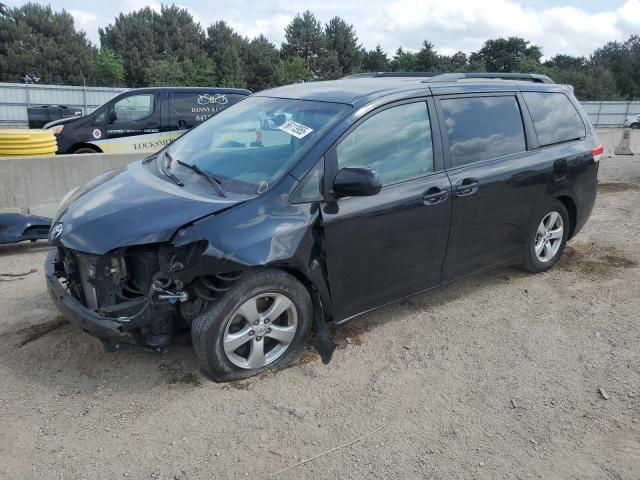 TOYOTA SIENNA LE