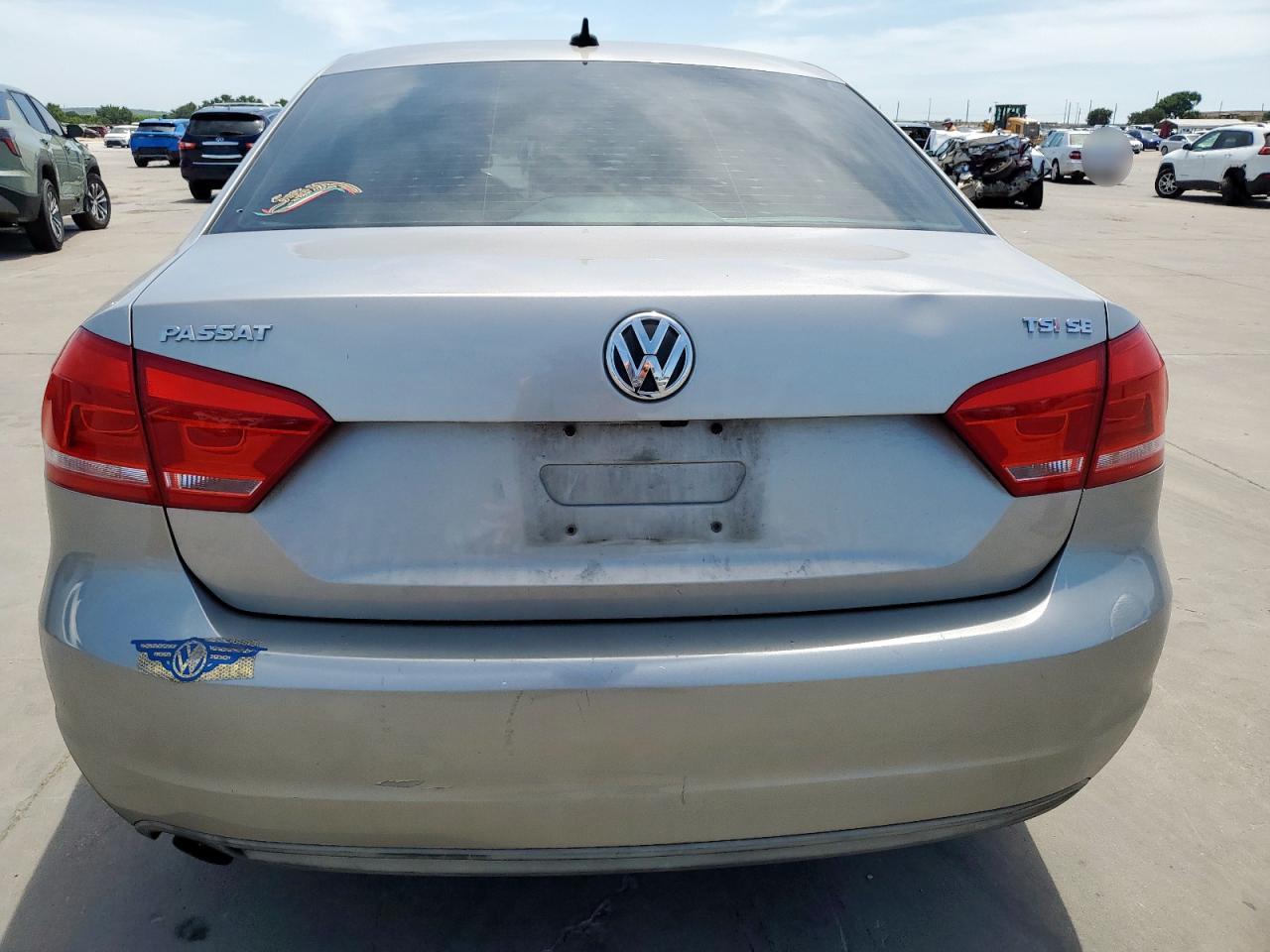 VOLKSWAGEN PASSAT SE