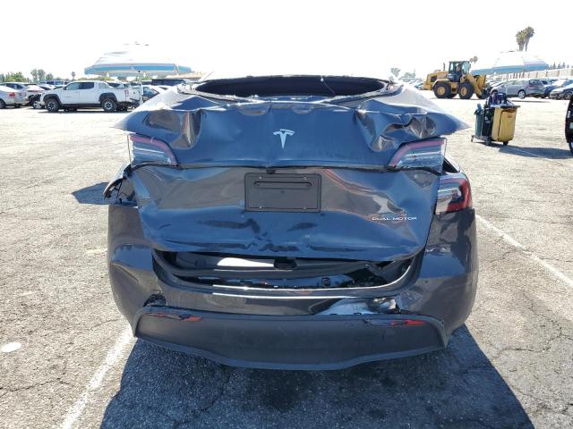 2024 TESLA MODEL Y 7SAYGDEE9RA233125