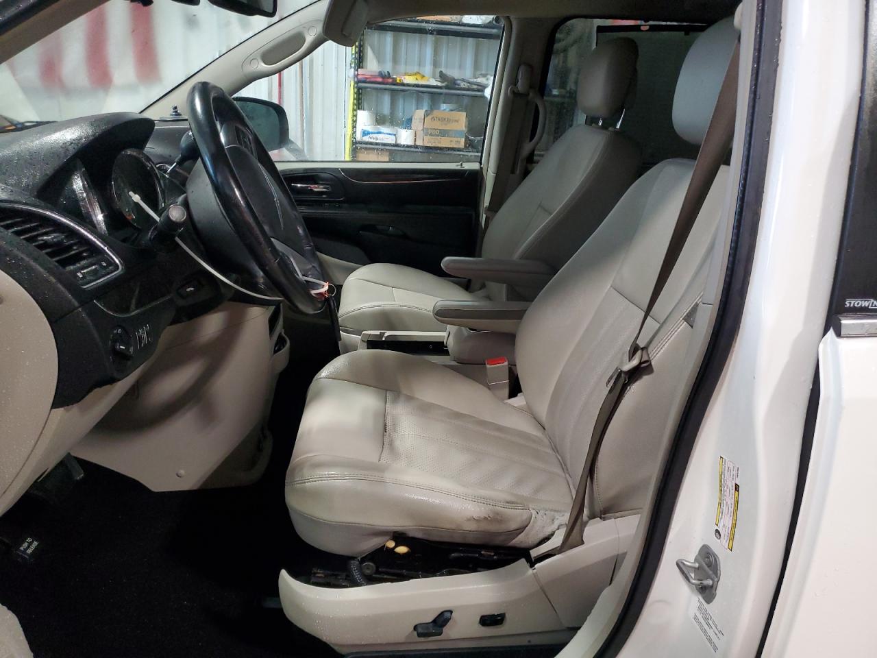 CHRYSLER TOWN & COUNTRY TOURING L