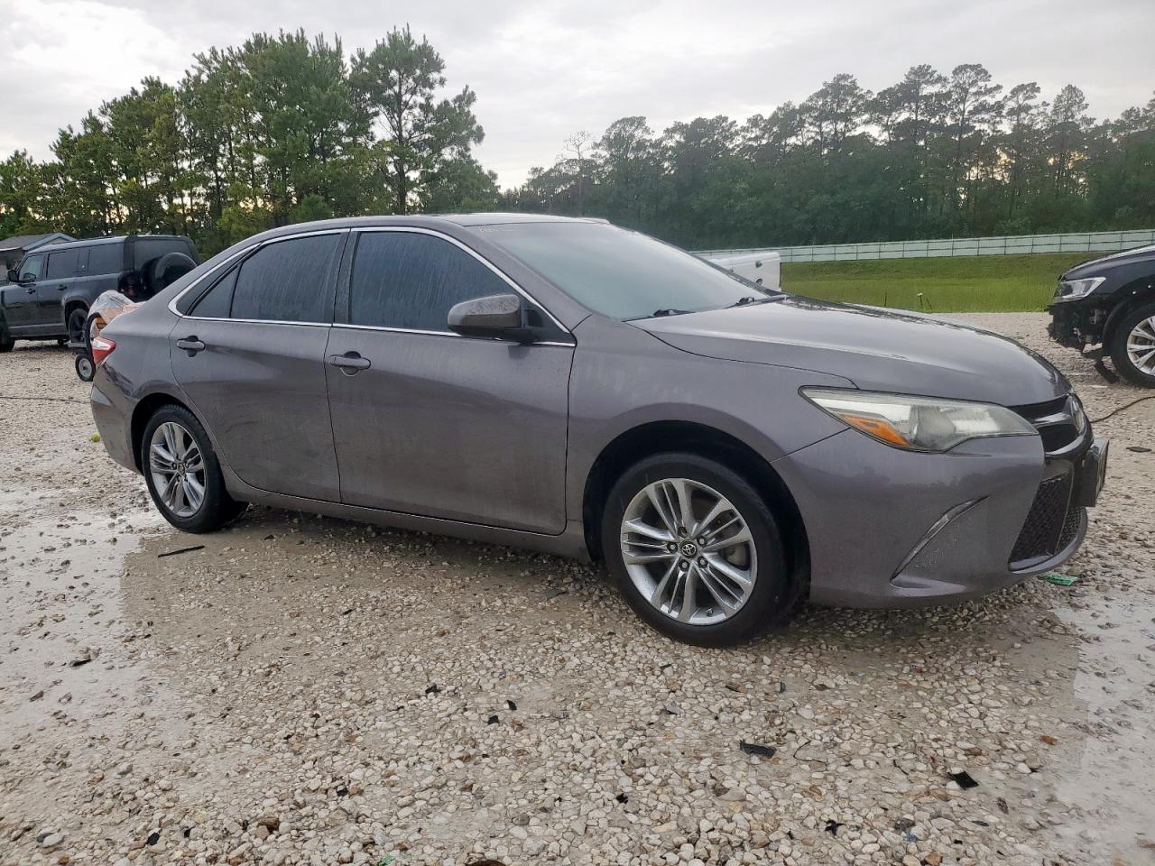 Toyota Camry le 2017