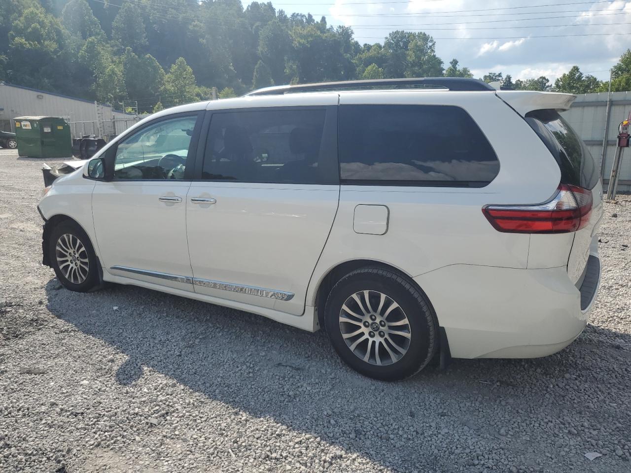 TOYOTA SIENNA XLE