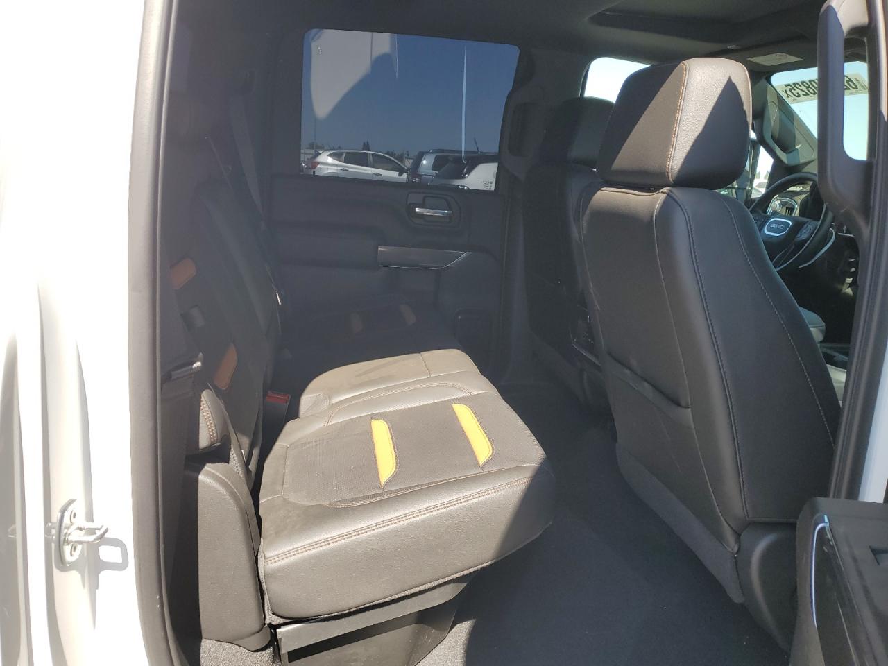 GMC SIERRA K2500 AT4