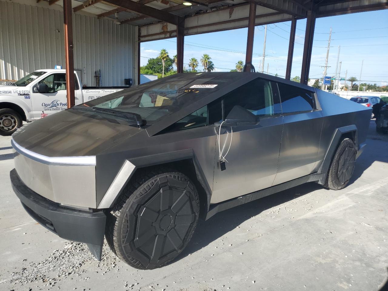 TESLA CYBERTRUCK