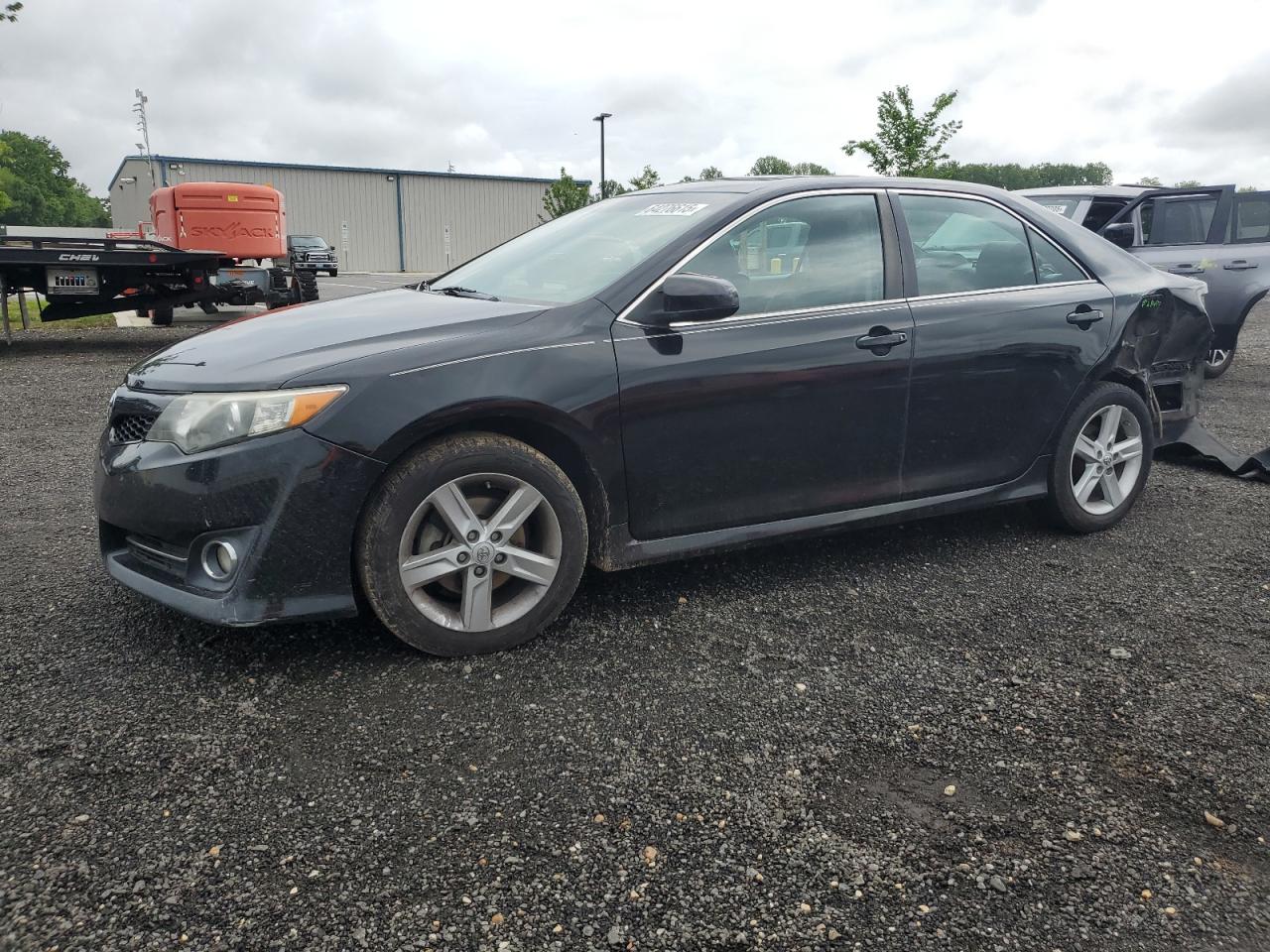 TOYOTA CAMRY BASE