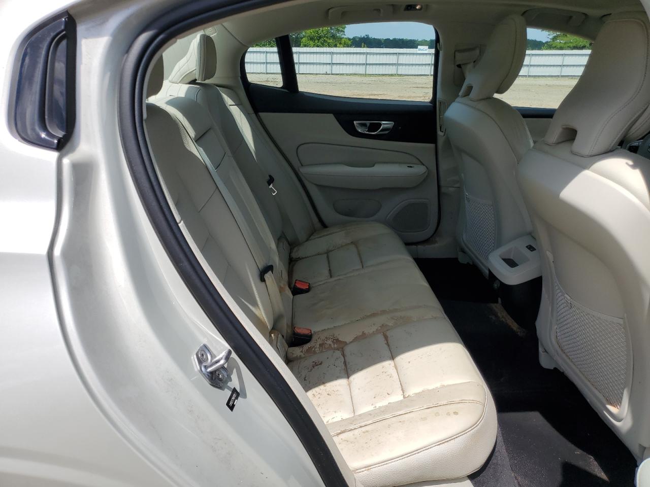 VOLVO S60 T5 MOMENTUM