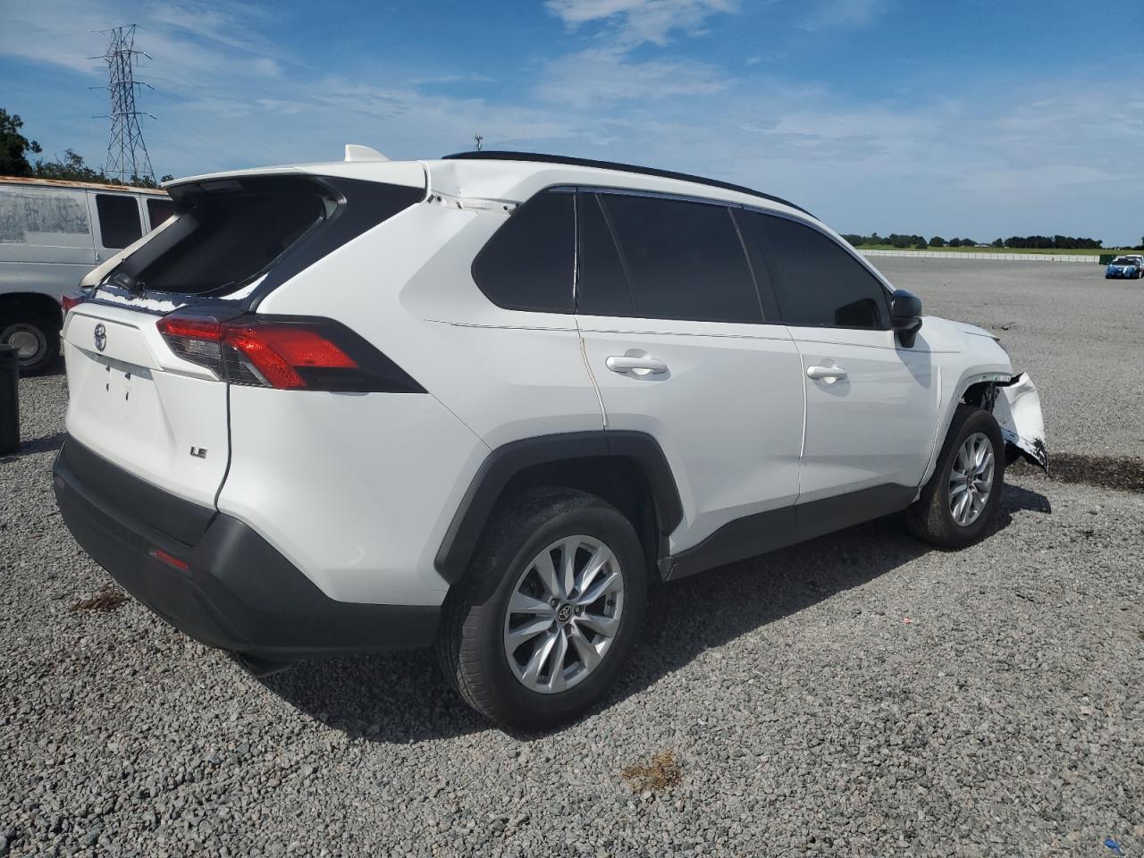 TOYOTA RAV4 LE