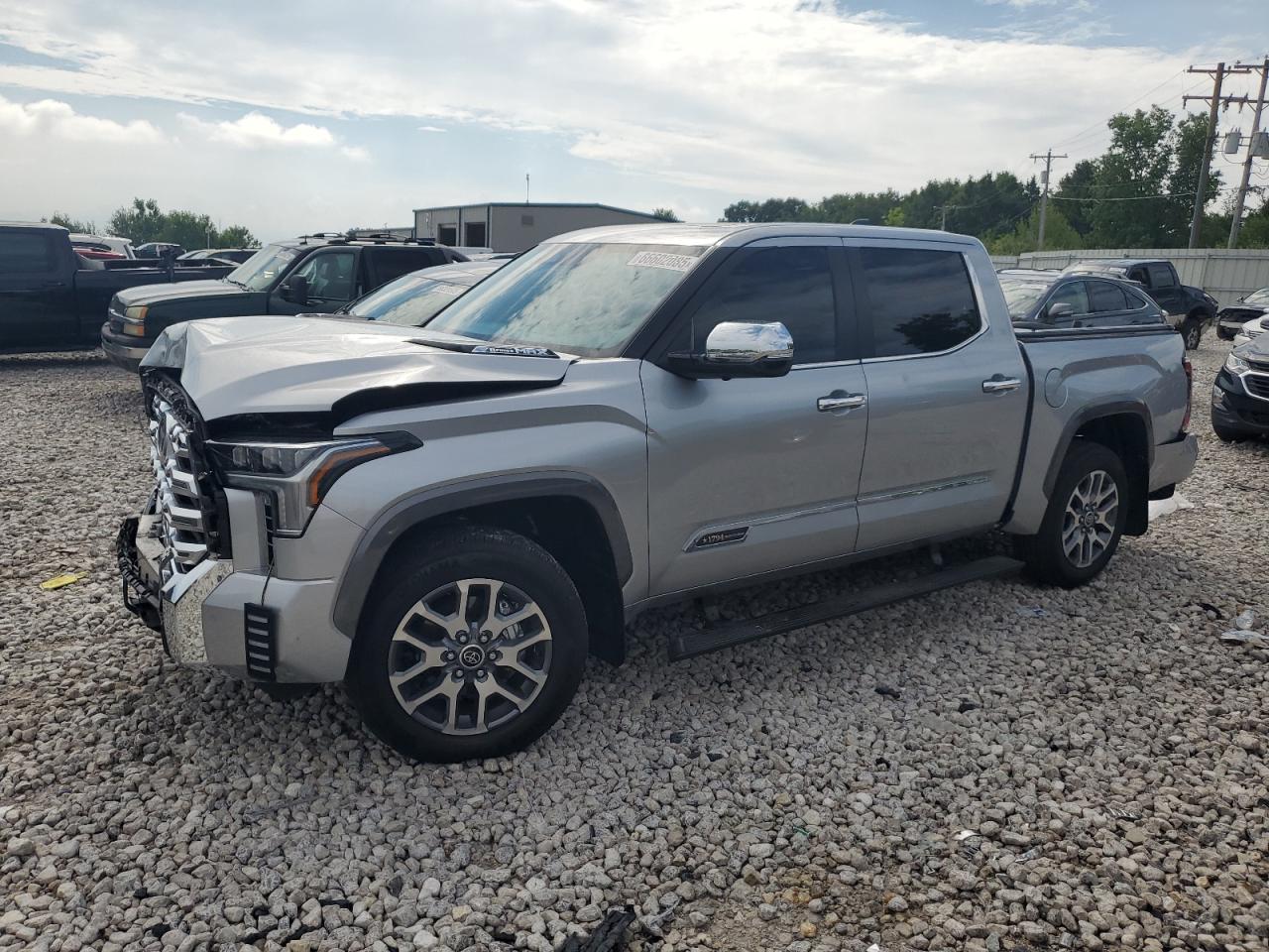 TOYOTA TUNDRA CREWMAX PLATINUM