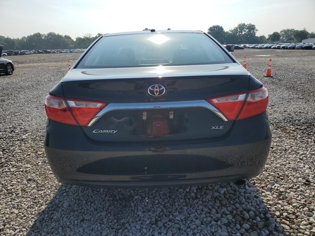 Toyota Camry le 2015