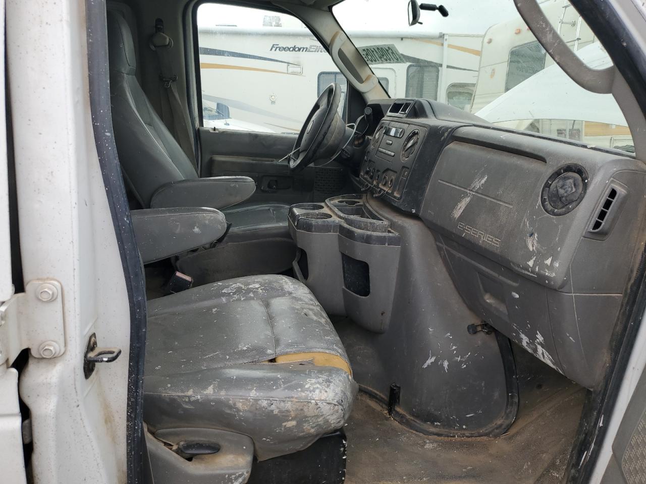 FORD ECONOLINE E250 VAN