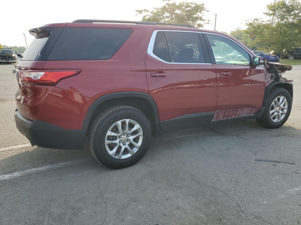 1GNERGKW2KJ315022 Chevrolet Traverse L 3