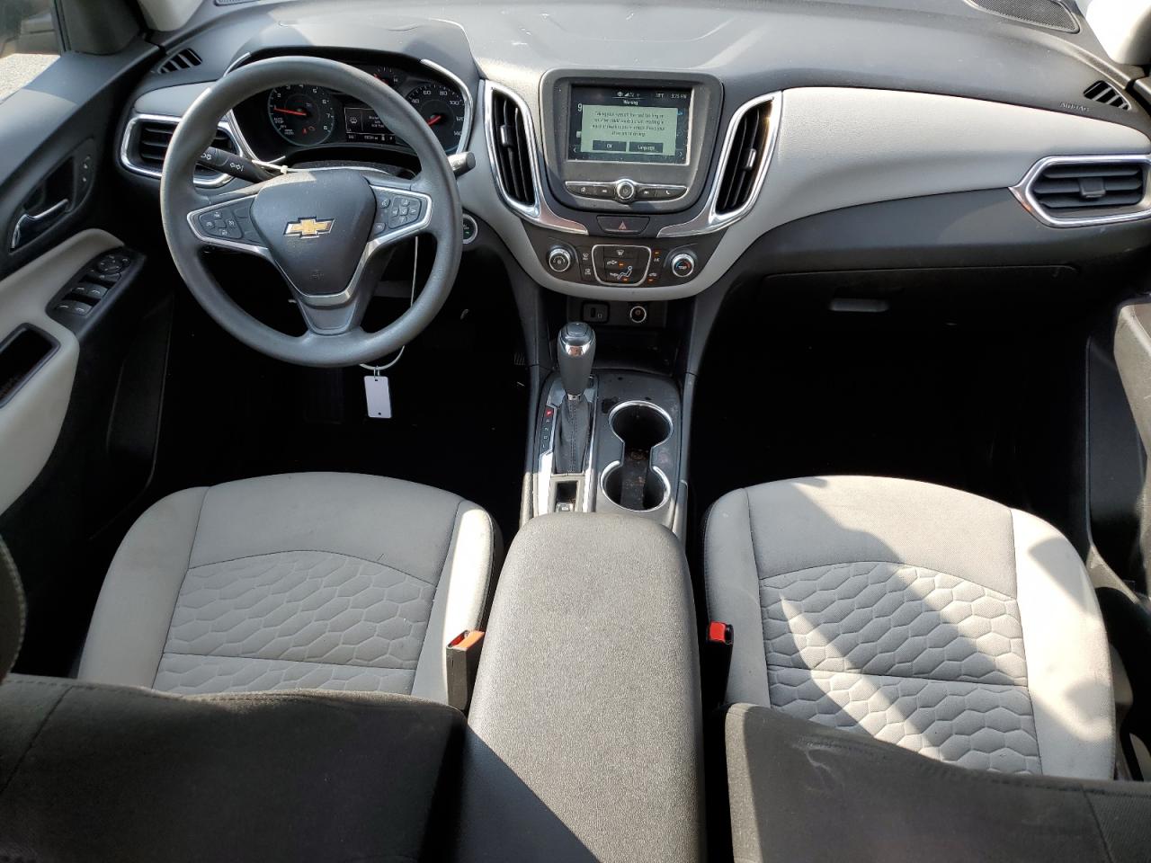 2GNAXREV4J6310841 CHEVROLET EQUINOX 2018