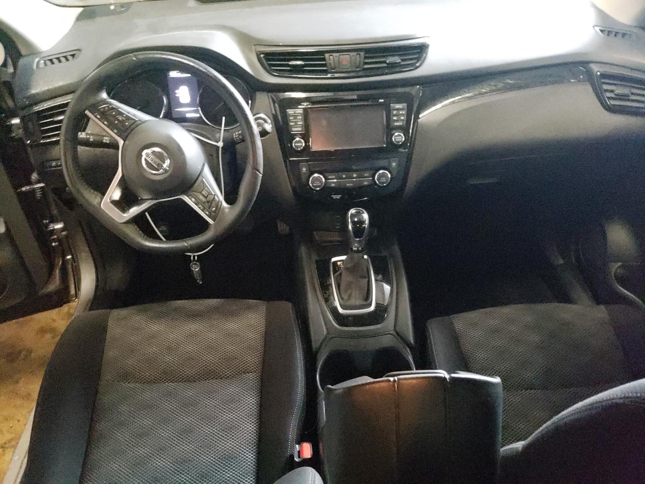 JN1BJ1CR5JW290341 NISSAN ROGUE 2018