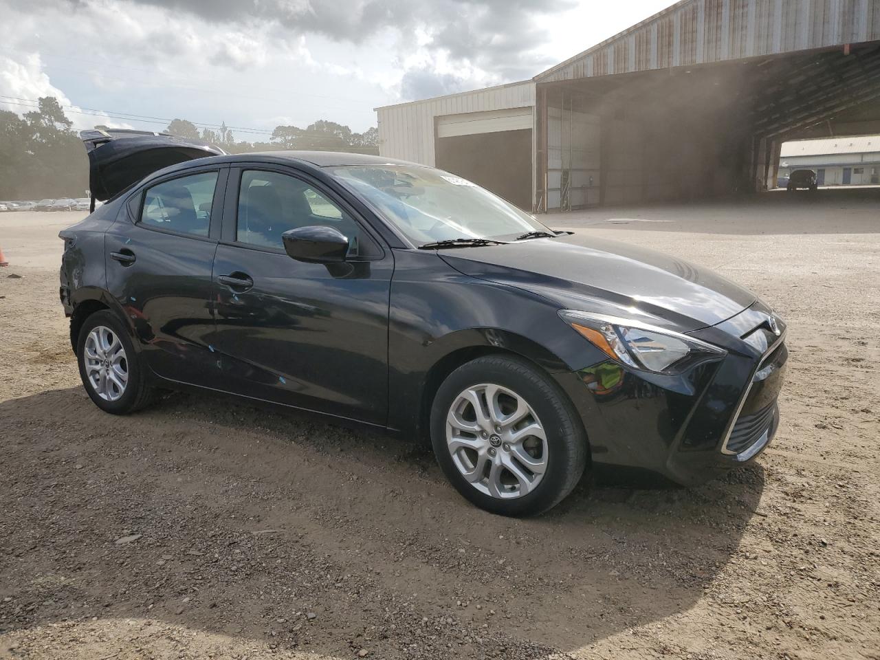 3MYDLBYV0HY185786 TOYOTA YARIS 2017