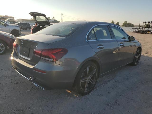 W1K3G4FB7NJ331528 Mercedes-Benz A 220 4matic