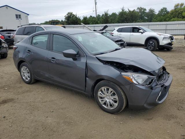 3MYDLBYV4KY526209 Toyota Yaris L 4