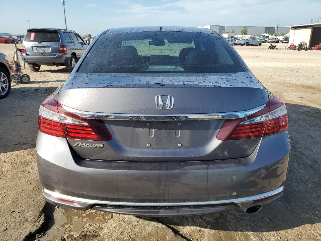 1HGCR2F89HA013042 HONDA ACCORD 2017