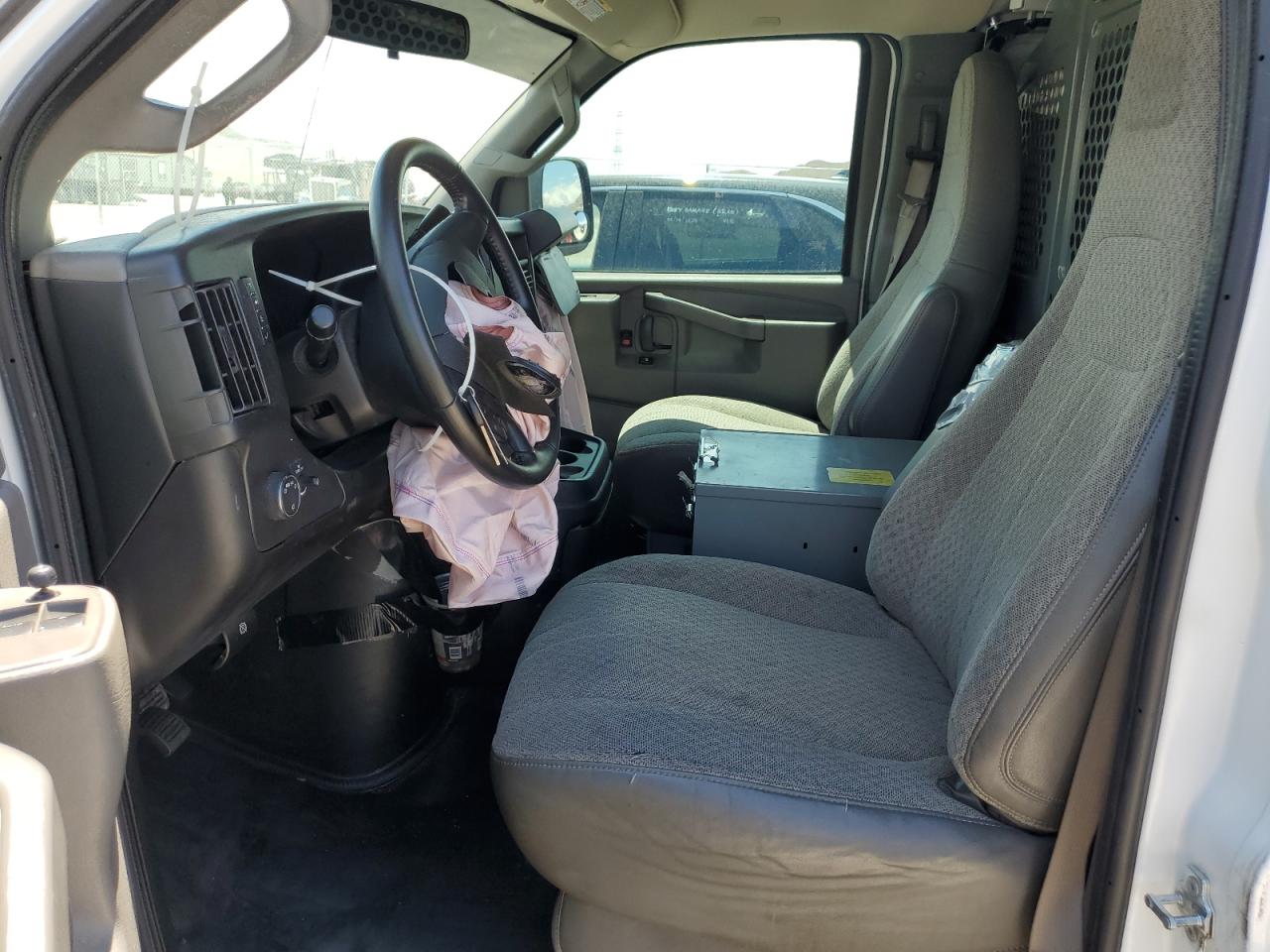 1GCZGHFGXL1200596 CHEVROLET EXPRESS 2020