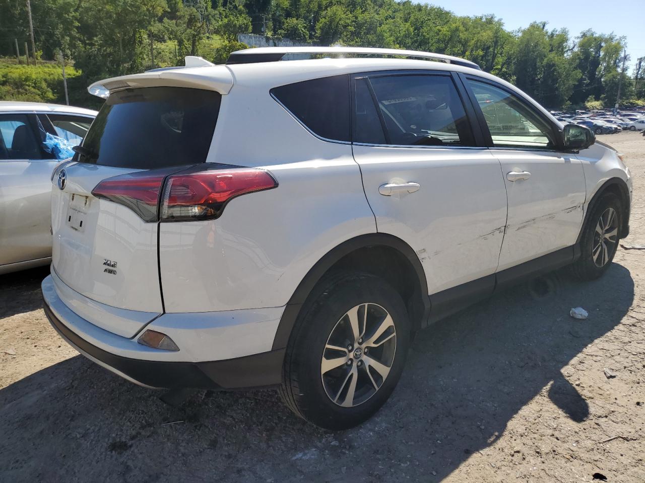 JTMRFREV4JJ725319 TOYOTA RAV4 2018