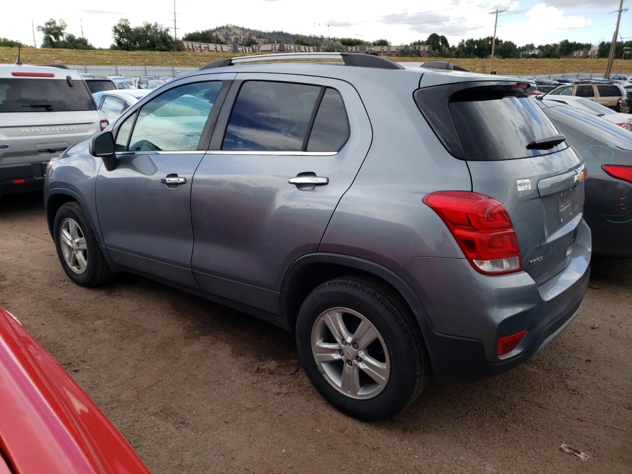 KL7CJLSB8KB775564 Chevrolet Trax 1LT 2