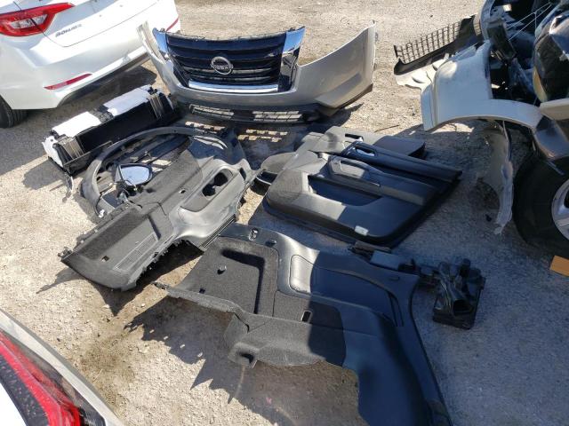 5N1DR3BC3NC247871 Nissan Pathfinder Sv