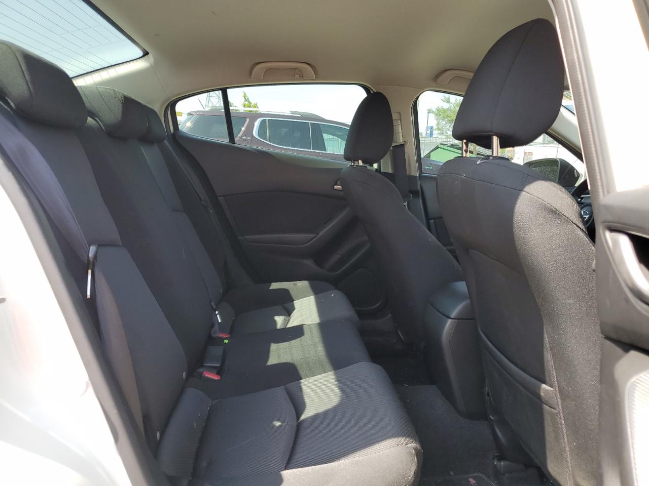 JM1BN1U73J1166015 MAZDA 3 2018