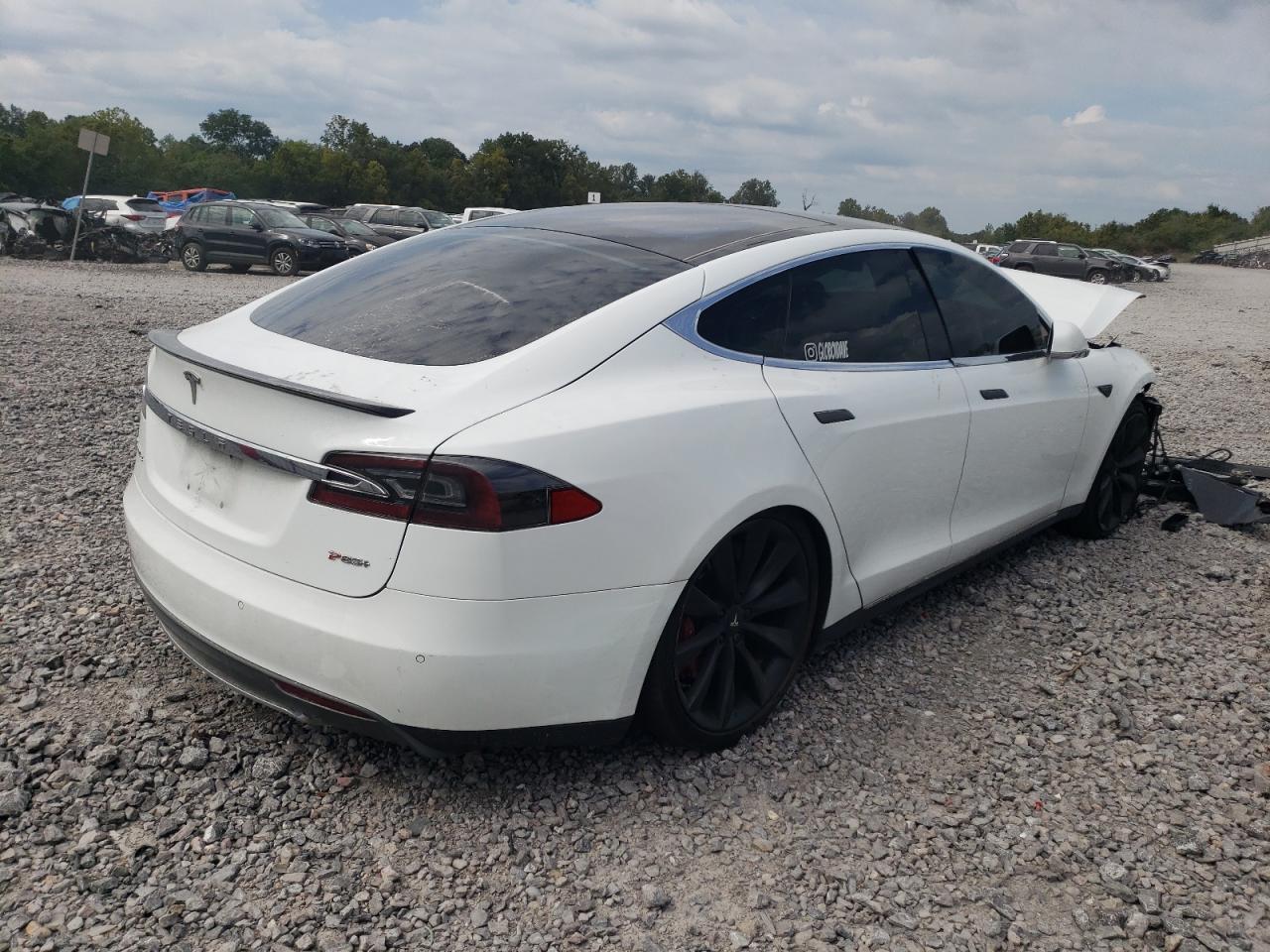 2014 Tesla Model S vin: 5YJSA1H15EFP31850