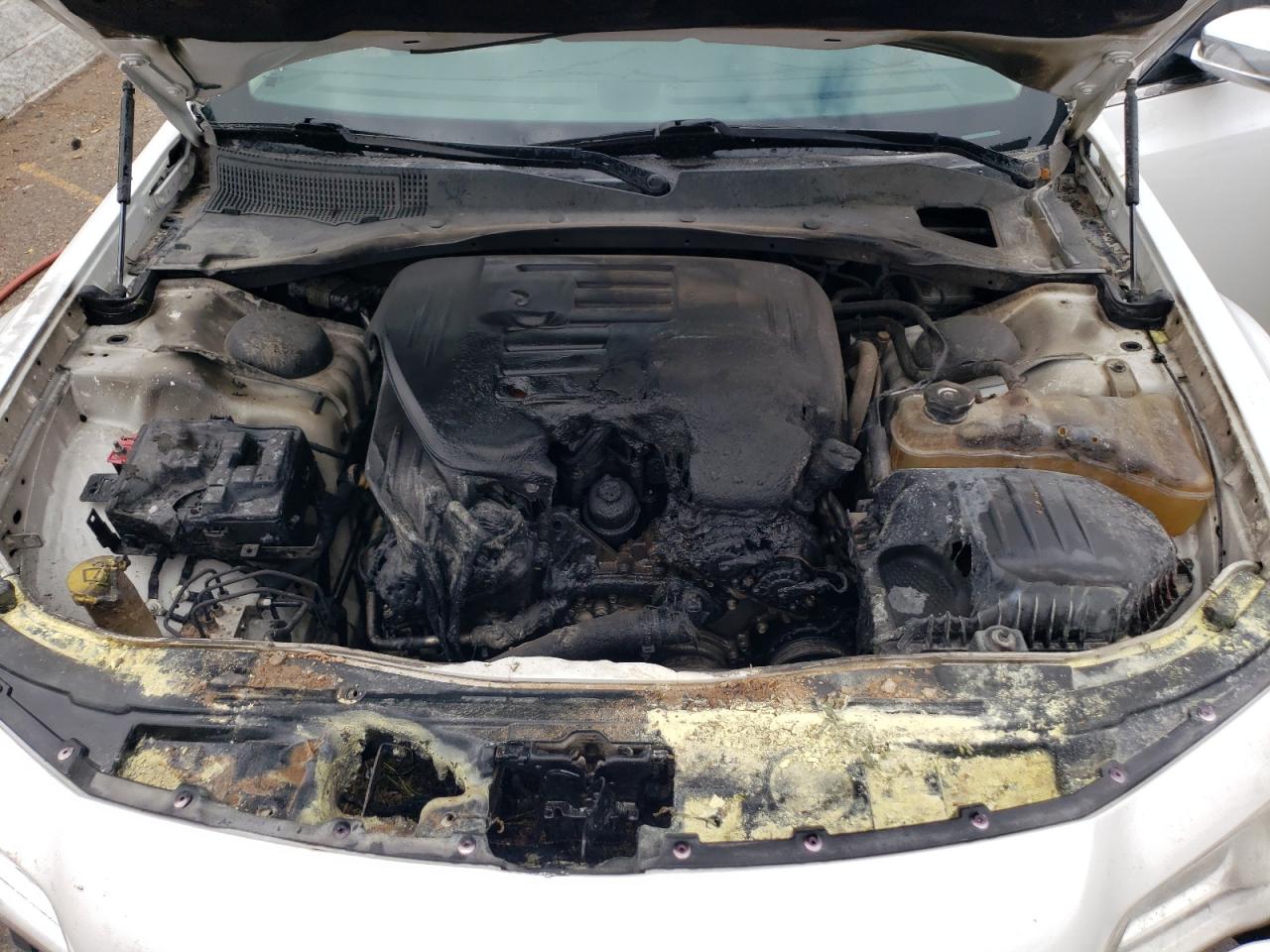 2C3CCAEG5GH198147 2016 Chrysler 300C