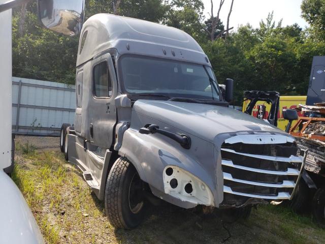 Global Auto Auctions: 2020 FREIGHTLINER CASCADIA 1