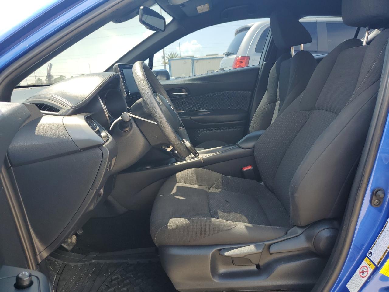NMTKHMBX1KR081365 TOYOTA C-HR 2019