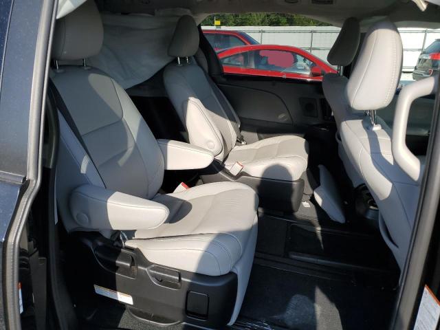 5TDYZ3DC9JS920481 Toyota SIENNA XLE