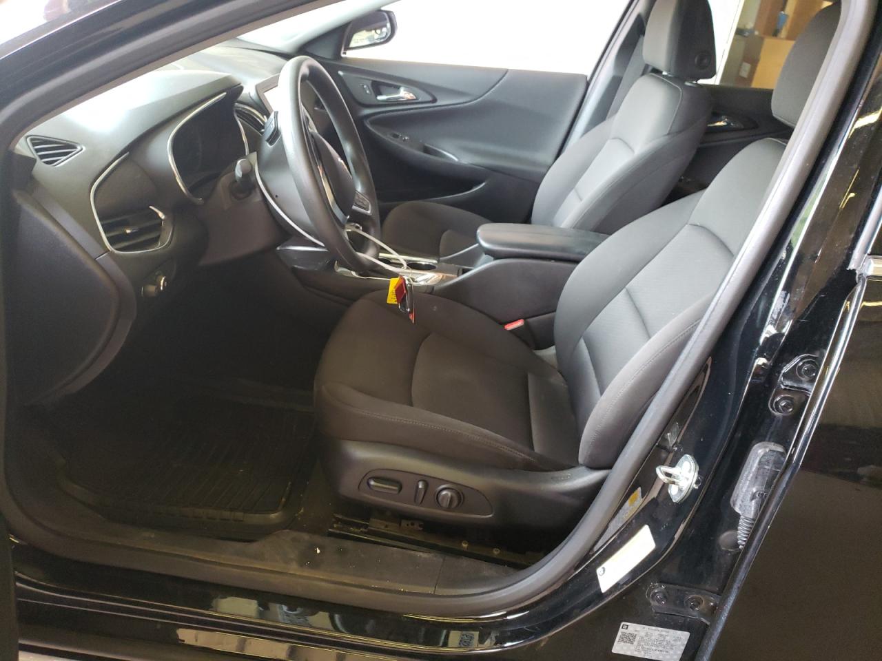 1G1ZD5ST1JF139139 CHEVROLET MALIBU 2018