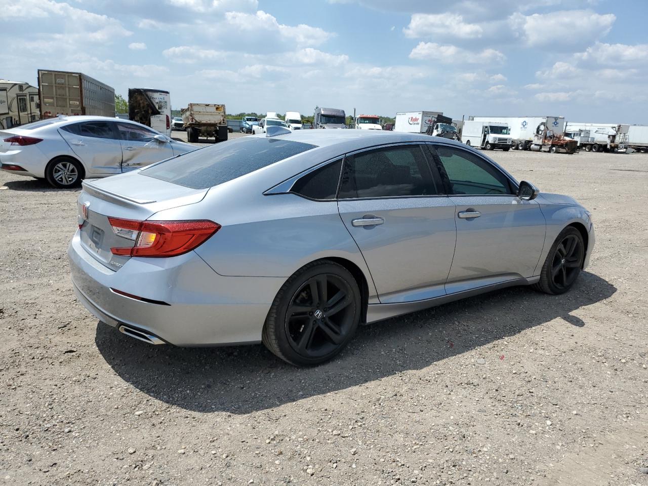 1HGCV1F33JA122838 HONDA ACCORD 2018