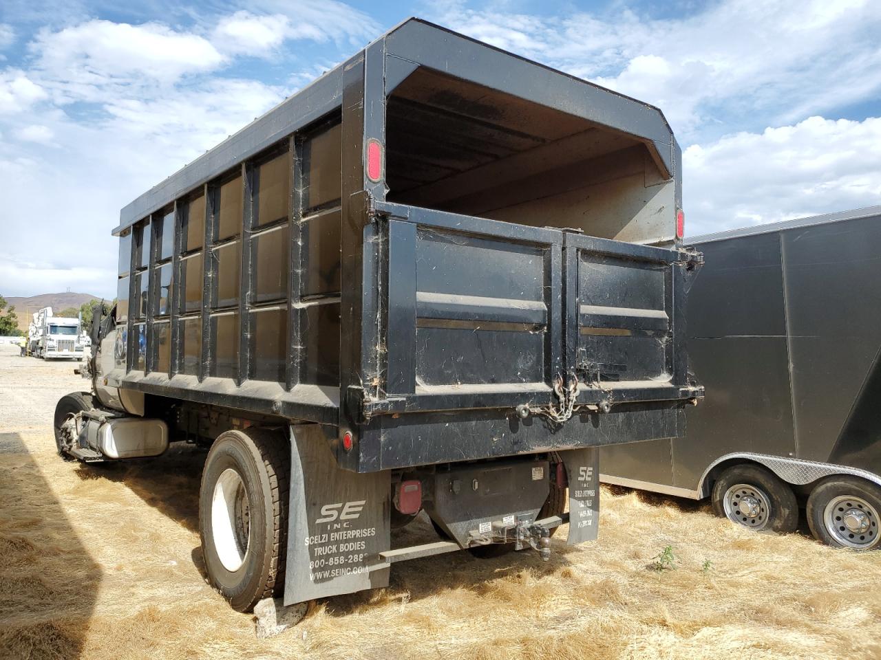 VIN: 1FDNF6DE0HDB04307 2017 FORD F650